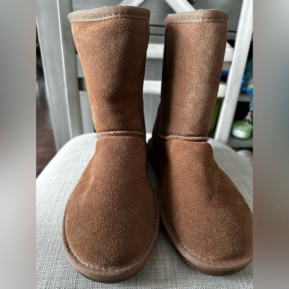 Bundle of 2 Brand new boots no tag 6M Willowbee colors chestnut dark chocolate